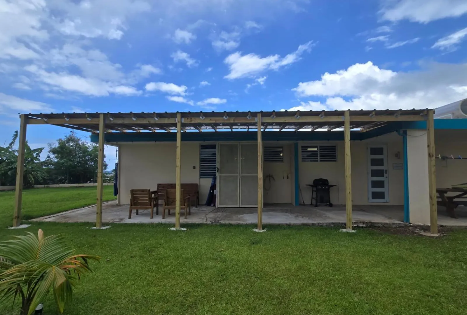 3 Bedroom In Quiet Neighborhood 5 Minutes To Beach Luquillo